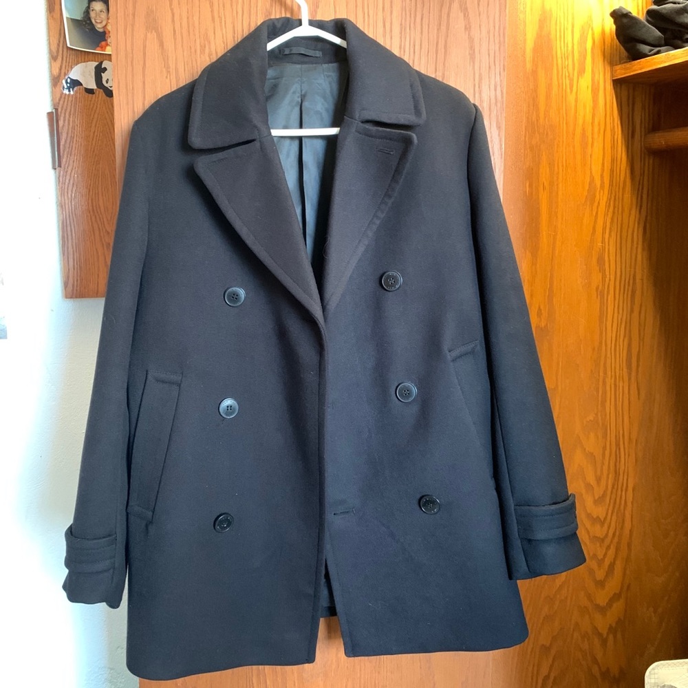 H&M men’s black pea coat size 34r fits a S/M